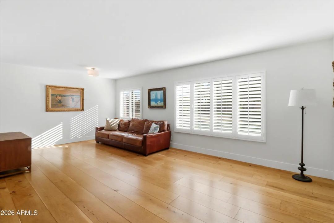 Real Estate Picture 12