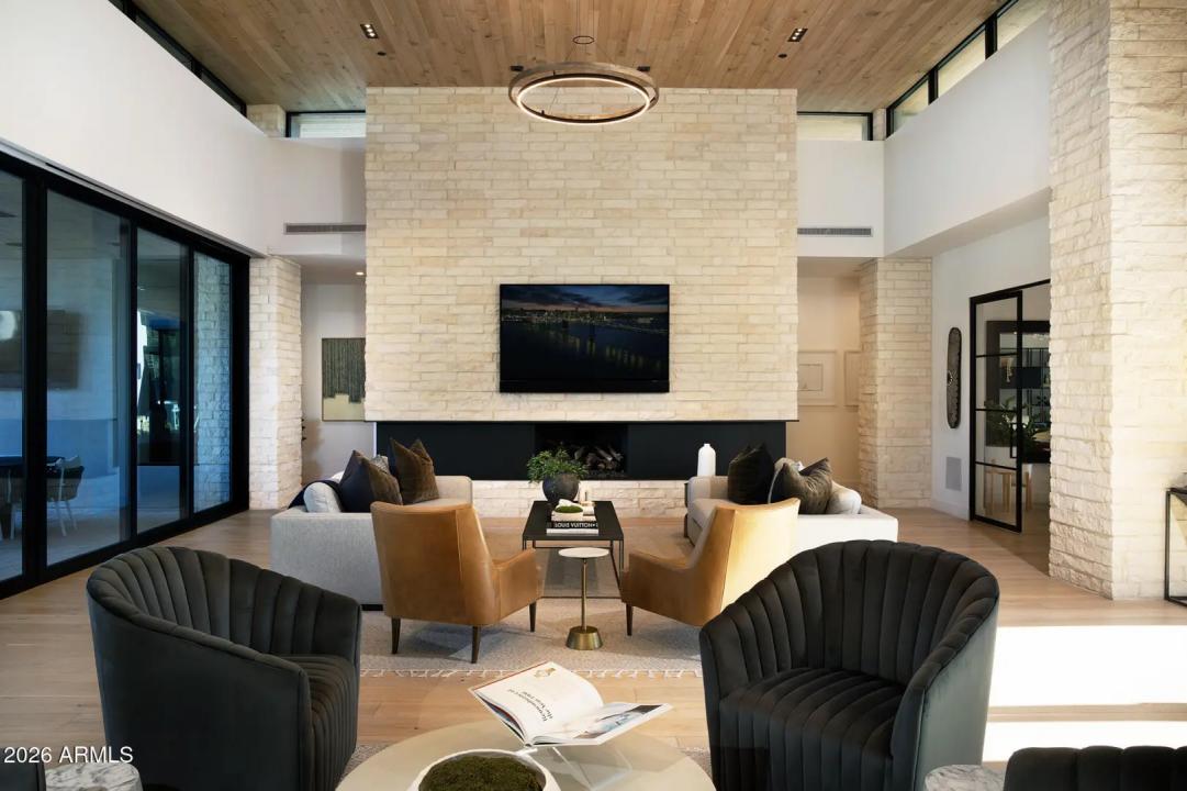 Real Estate Picture 5