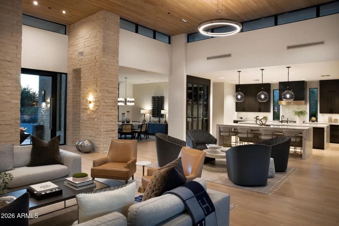 Real Estate Picture 6