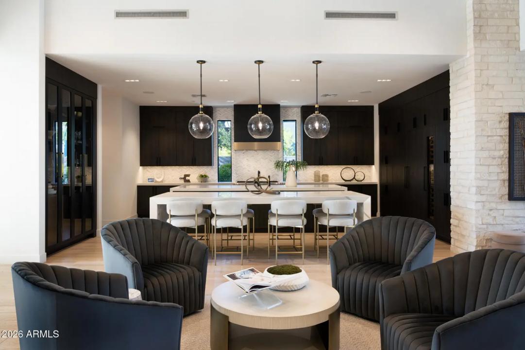 Real Estate Picture 8