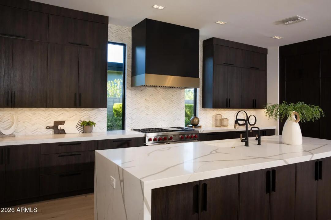 Real Estate Picture 10