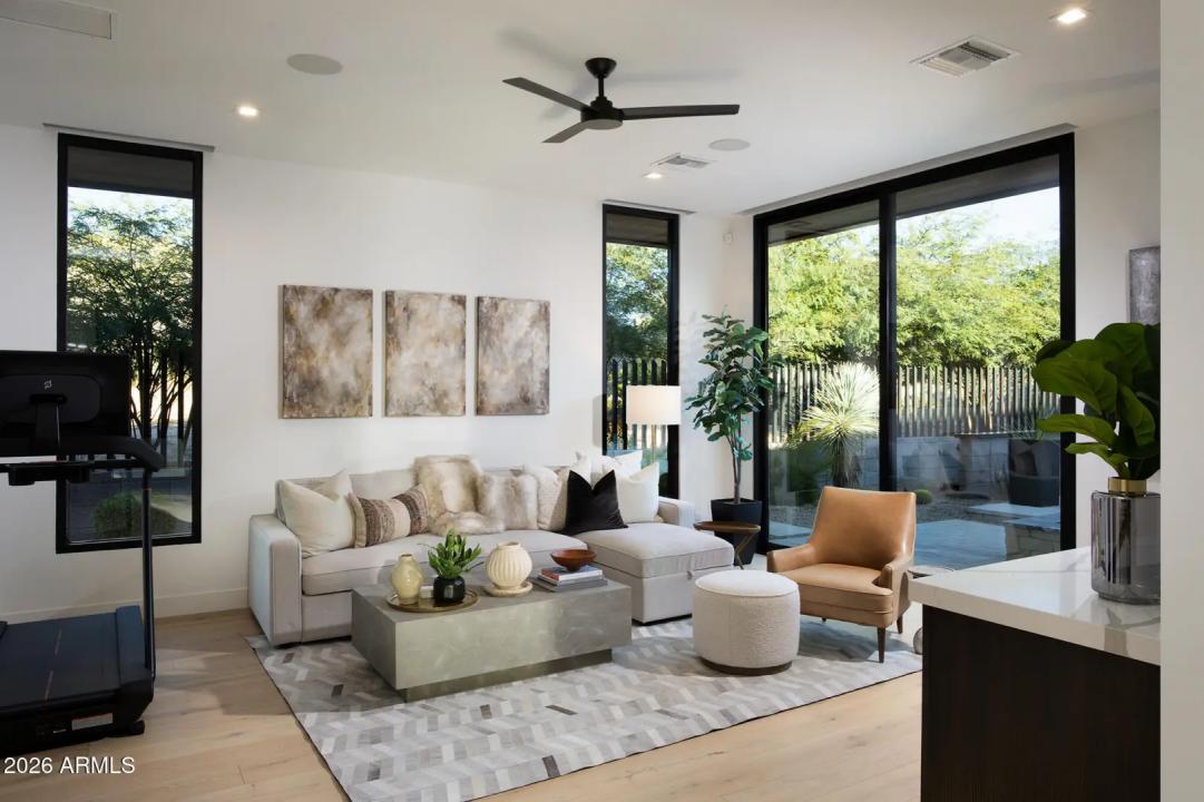 Real Estate Picture 22