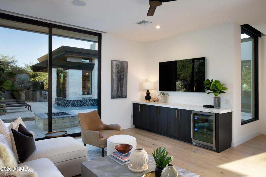 Real Estate Picture 23