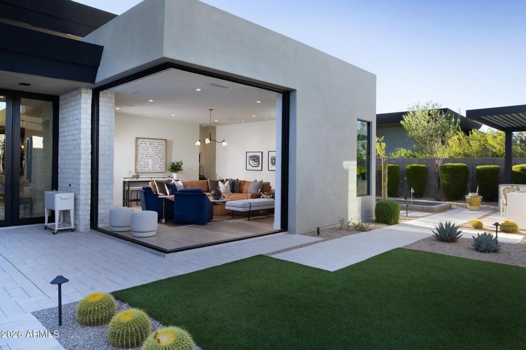 Real Estate Picture 24