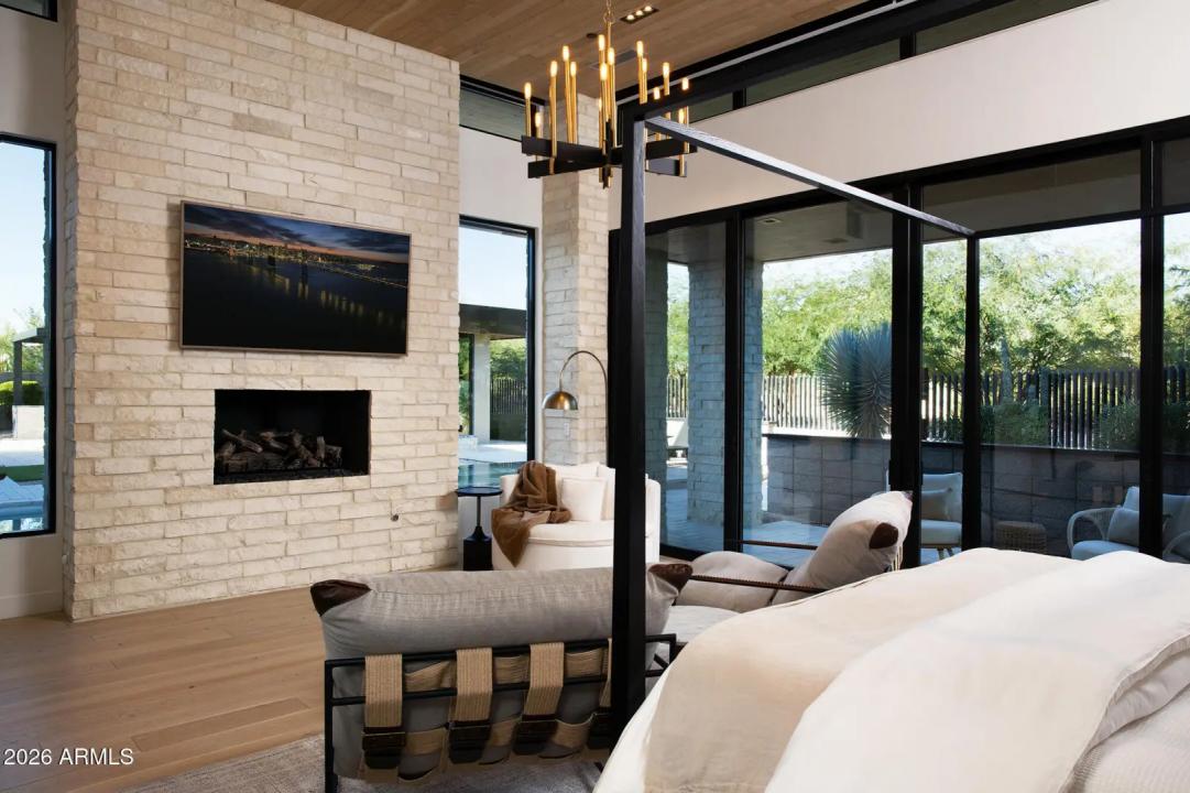 Real Estate Picture 15