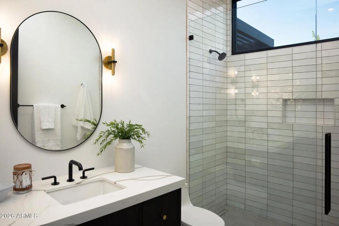 Real Estate Picture 27