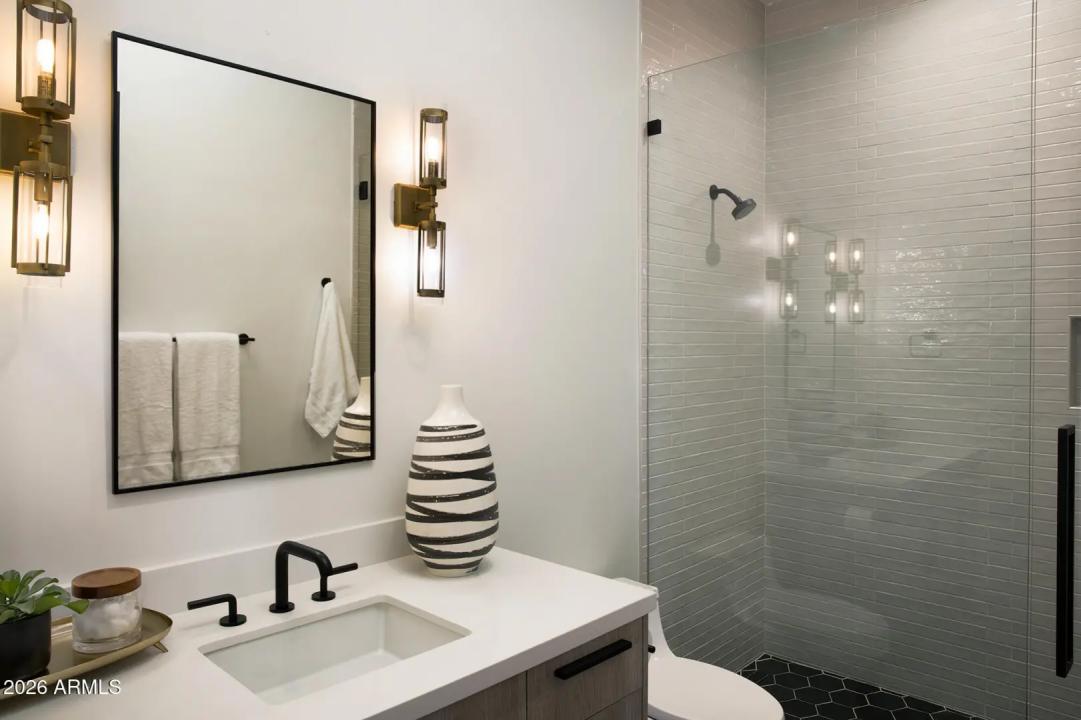 Real Estate Picture 29