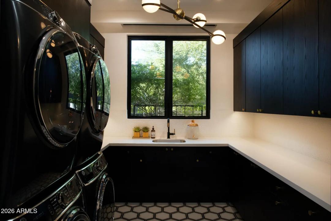 Real Estate Picture 32
