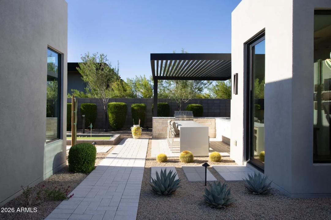 Real Estate Picture 42