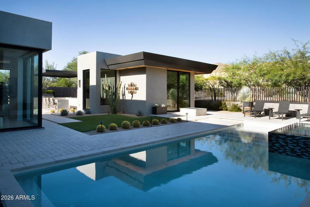 Real Estate Picture 37