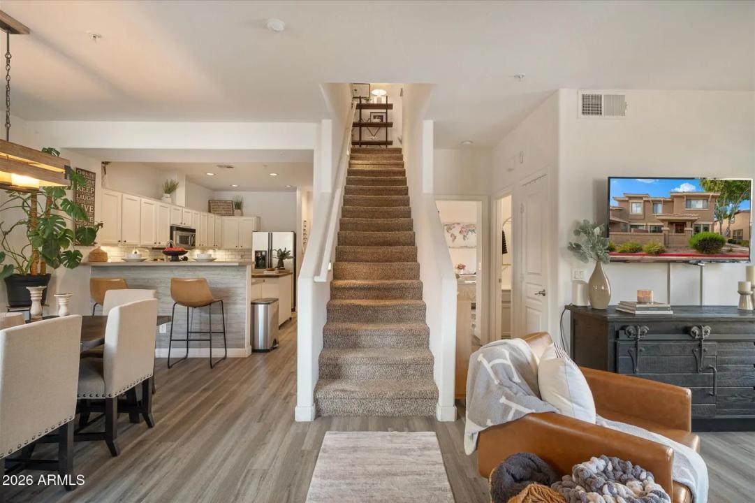 Real Estate Picture 3
