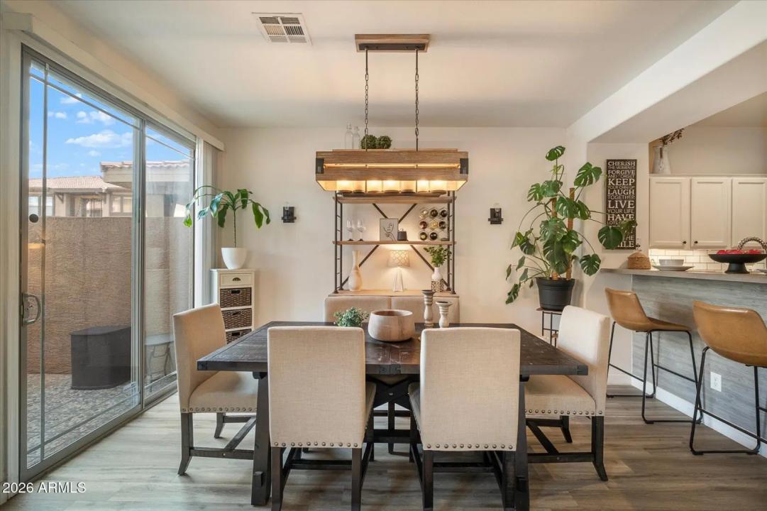 Real Estate Picture 7