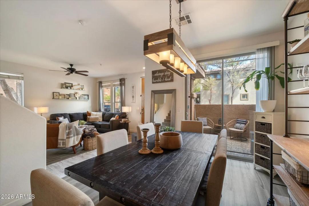 Real Estate Picture 8