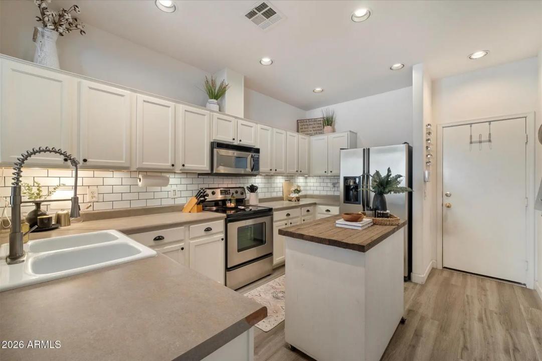 Real Estate Picture 2