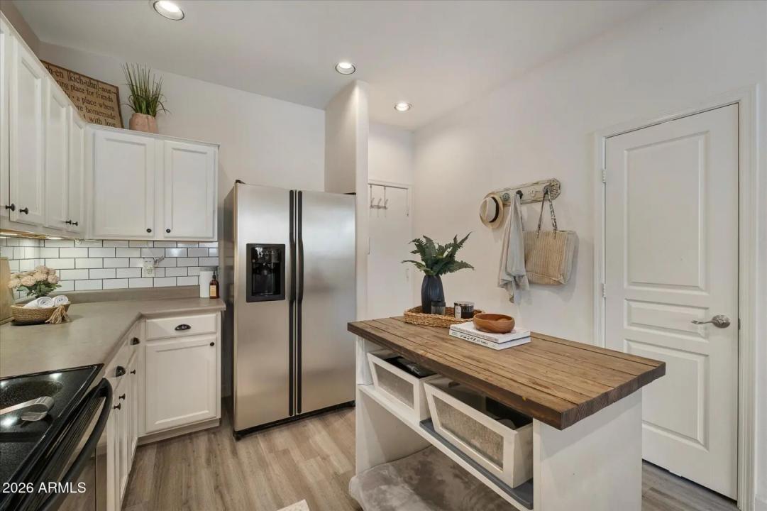 Real Estate Picture 11