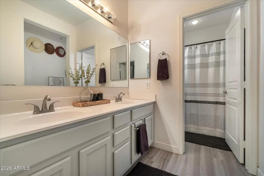 Real Estate Picture 15