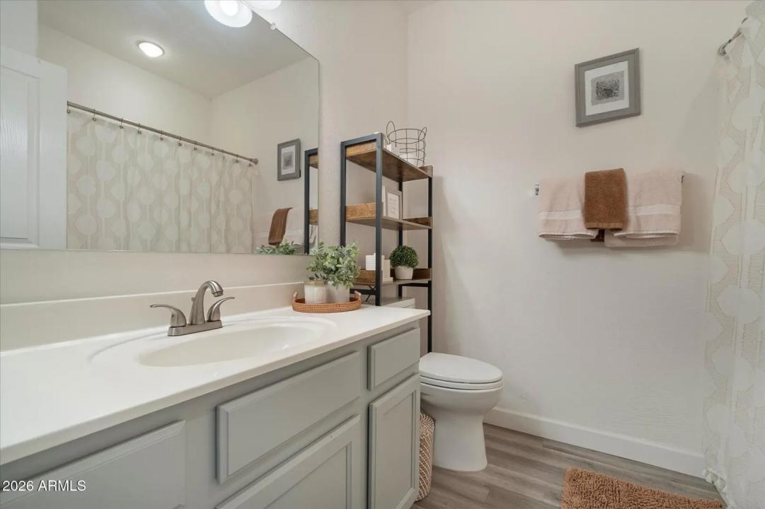 Real Estate Picture 19