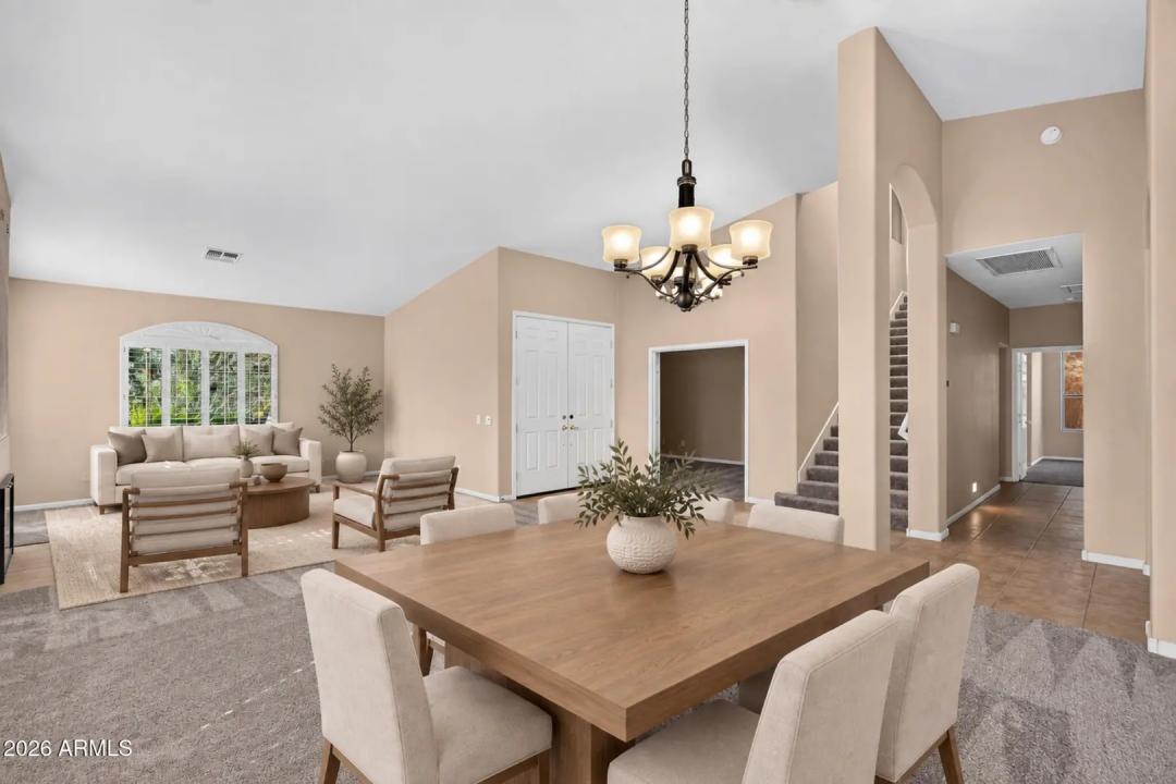 Real Estate Picture 11