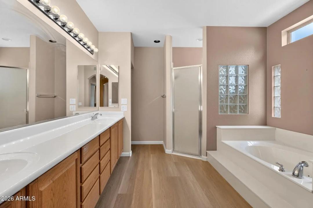 Real Estate Picture 43