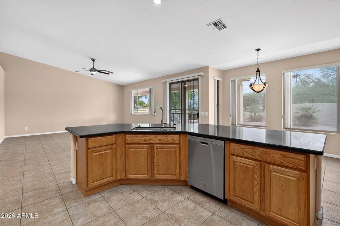 Real Estate Picture 33