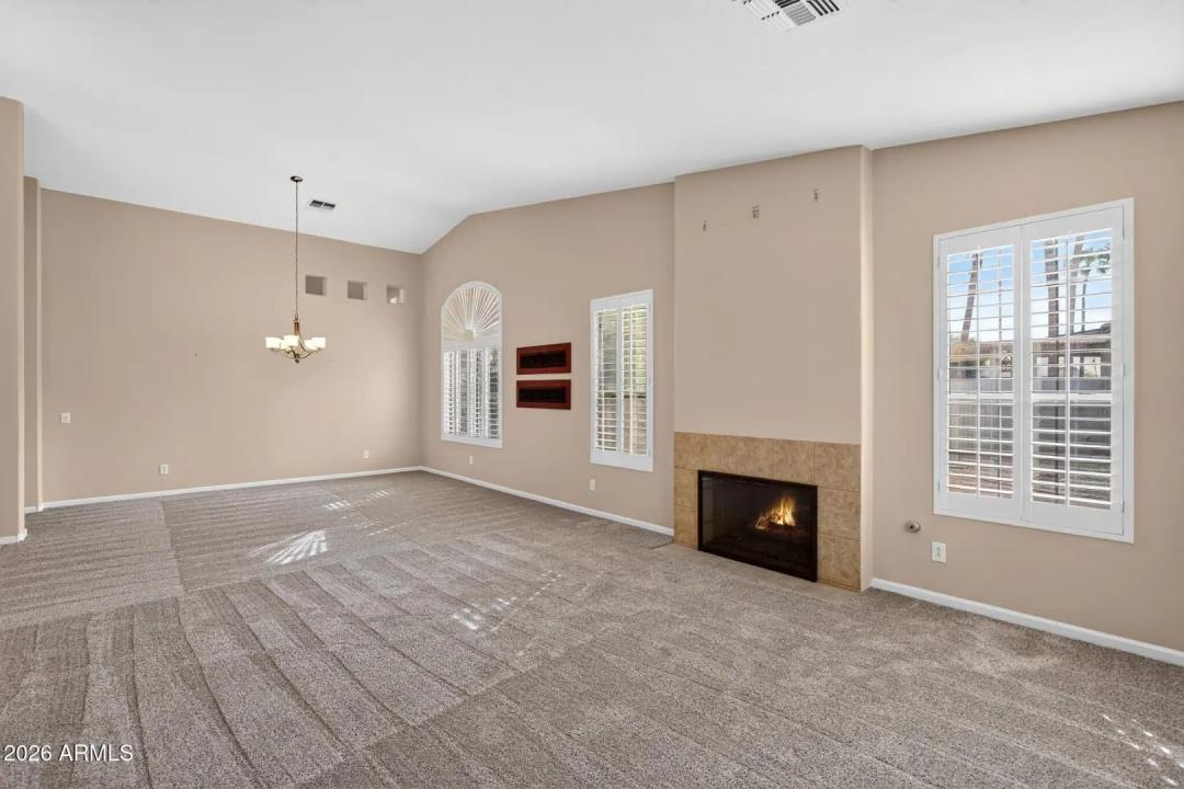 Real Estate Picture 14