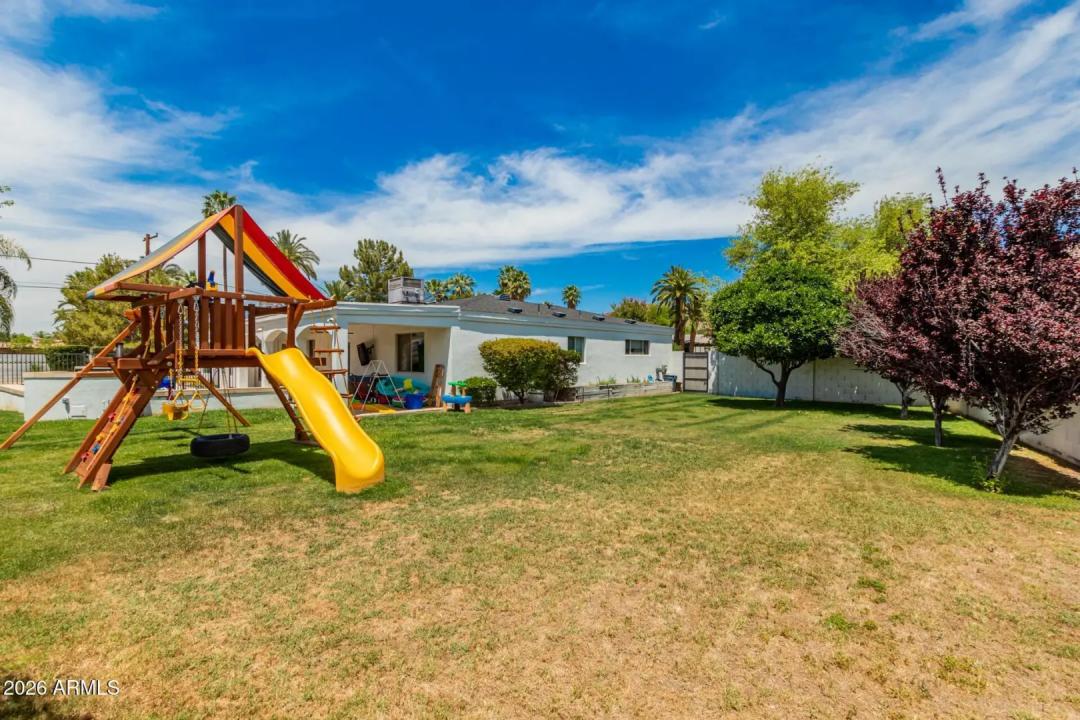5555 E MONTEROSA Street Phoenix AZ 85018 Picture 25.