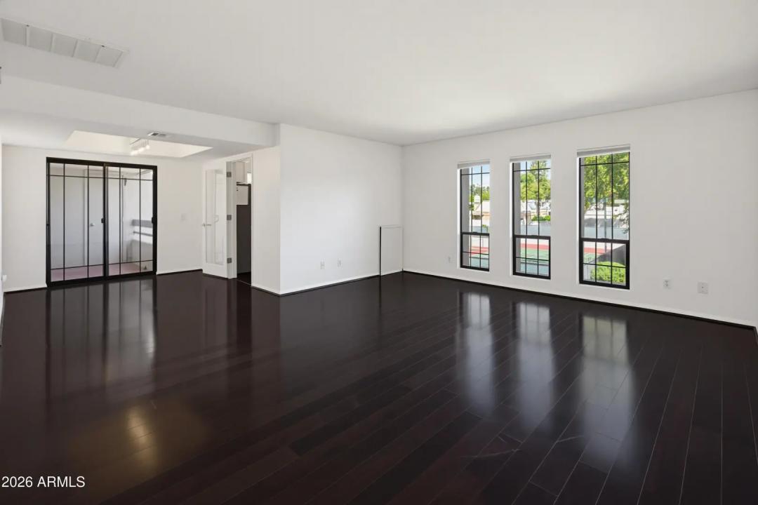 Real Estate Picture 7