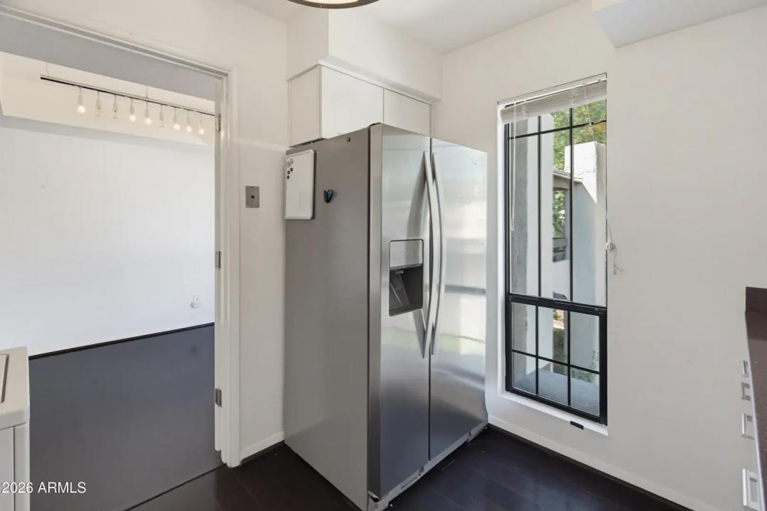 Real Estate Picture 14