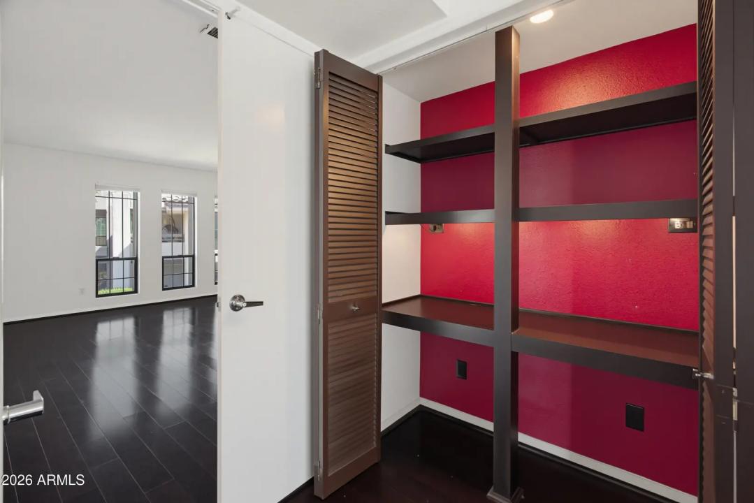 Real Estate Picture 19