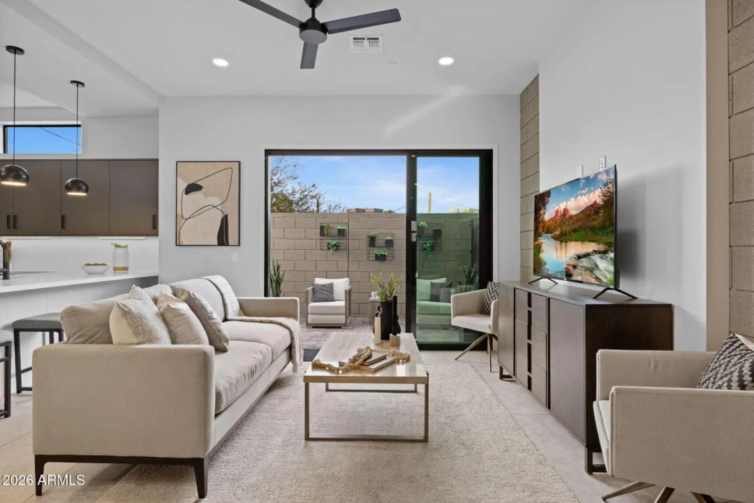 Real Estate Picture 5
