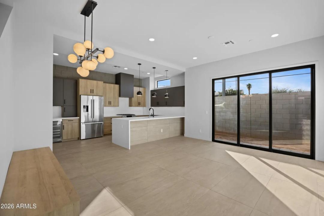 Real Estate Picture 6