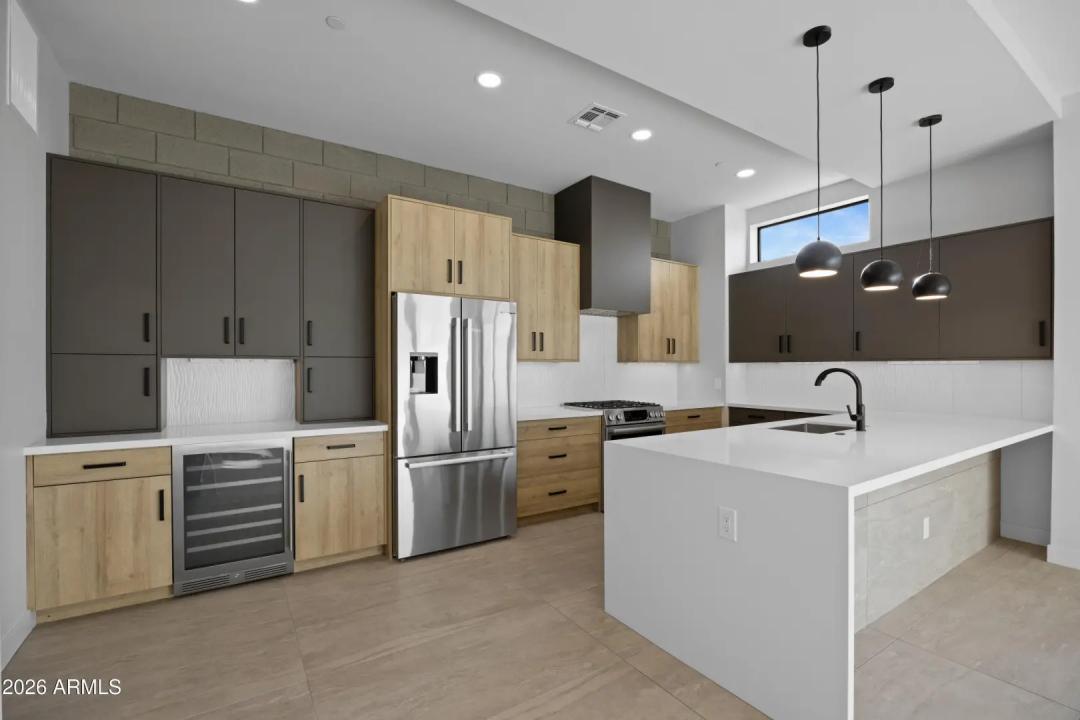 Real Estate Picture 10
