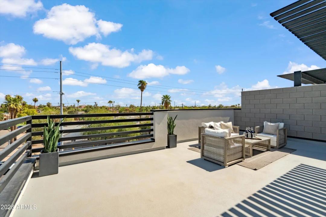 Real Estate Picture 25
