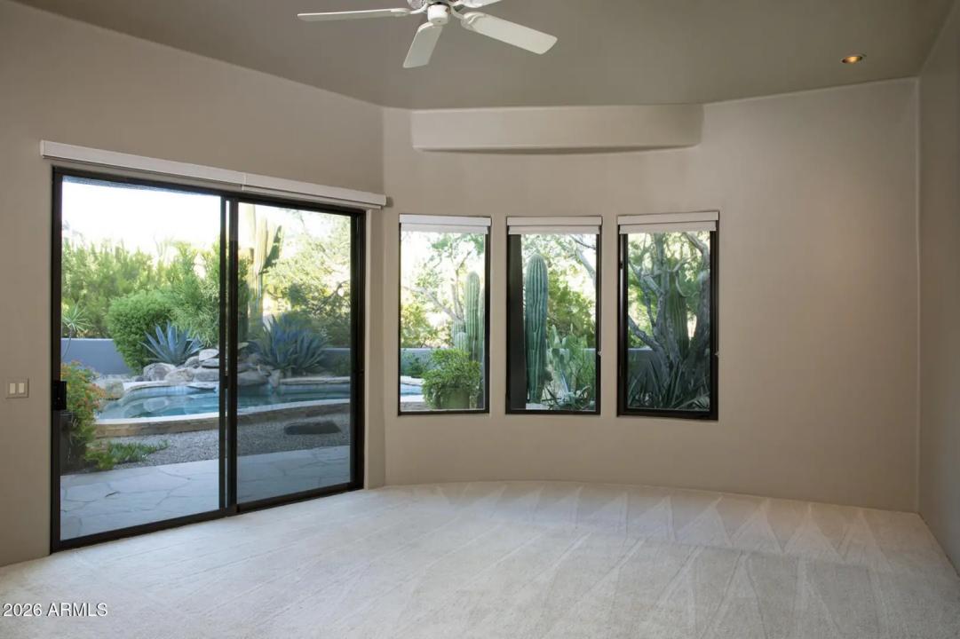 Real Estate Picture 14