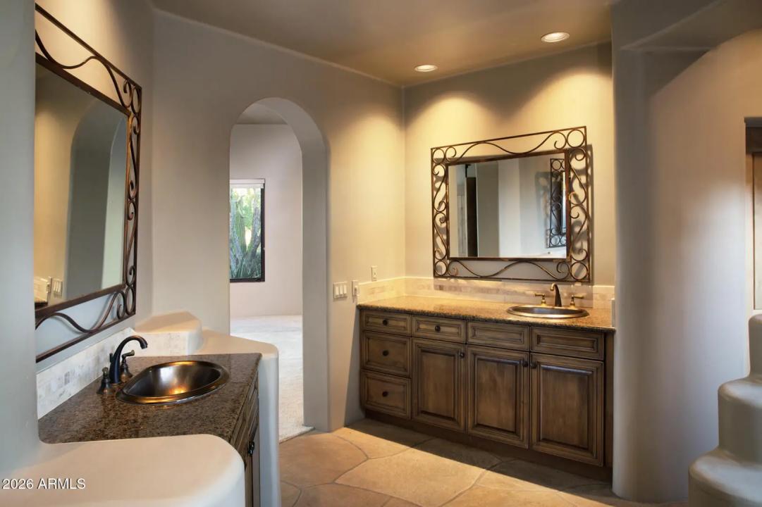 Real Estate Picture 15
