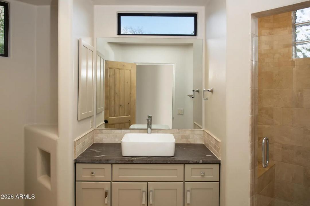 Real Estate Picture 18