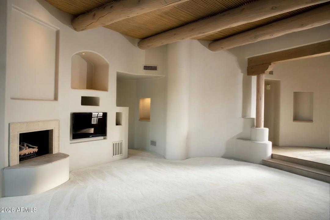 Real Estate Picture 10