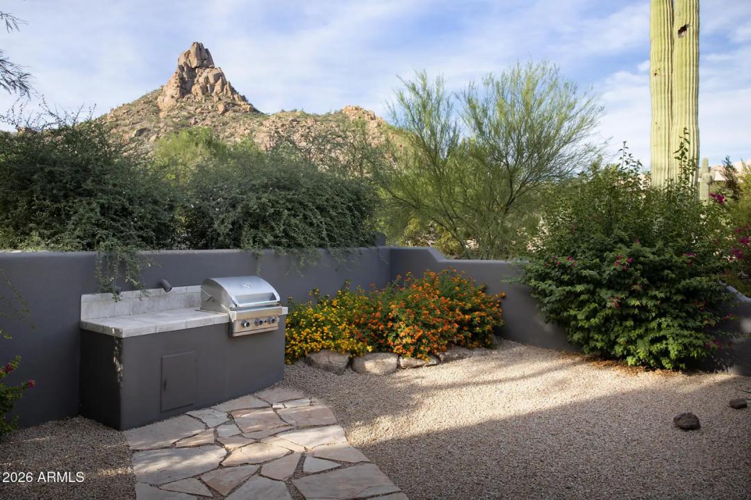 Real Estate Picture 24