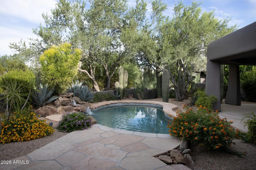 Real Estate Picture 23