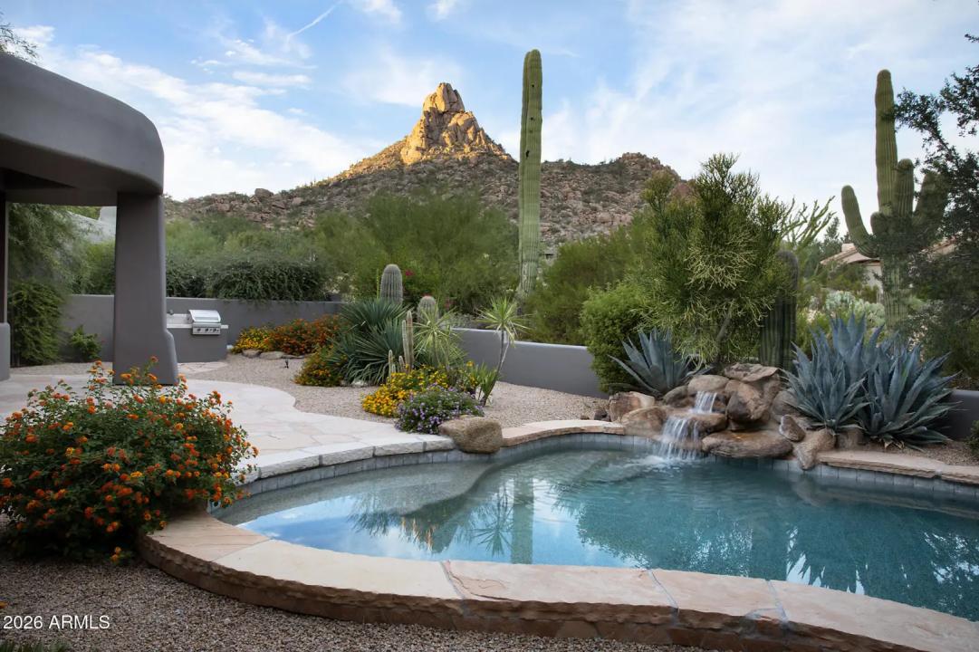 Real Estate Picture 25