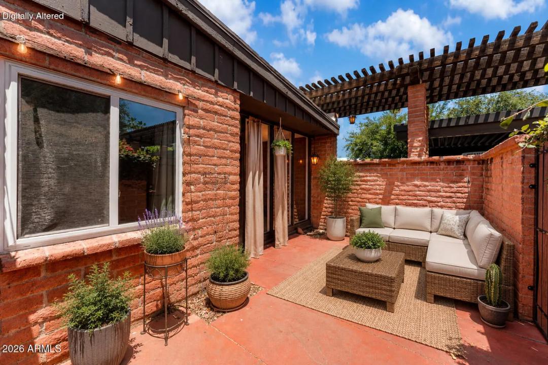 Real Estate Picture 6