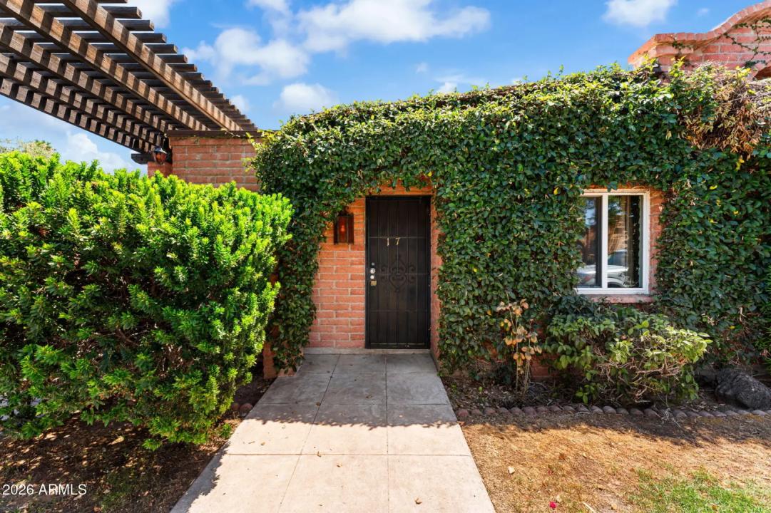 Real Estate Picture 9