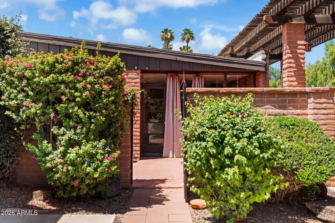 Real Estate Picture 10