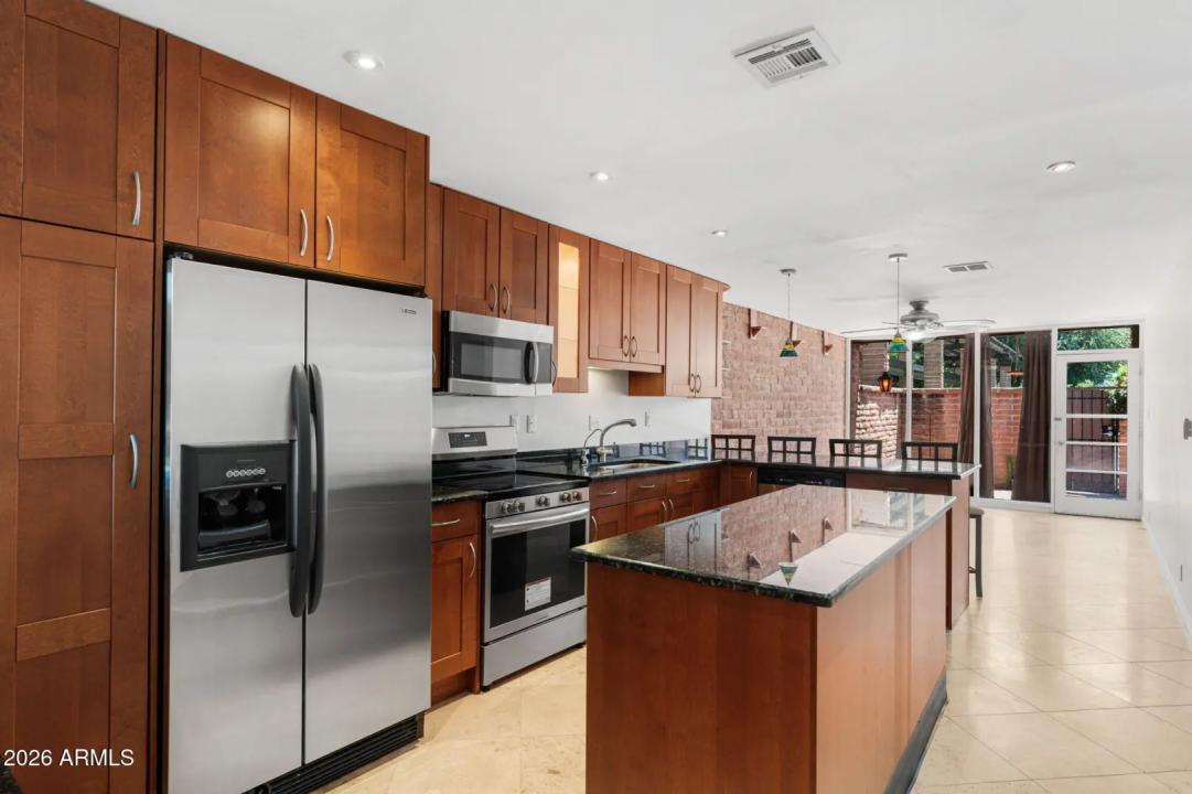 Real Estate Picture 11