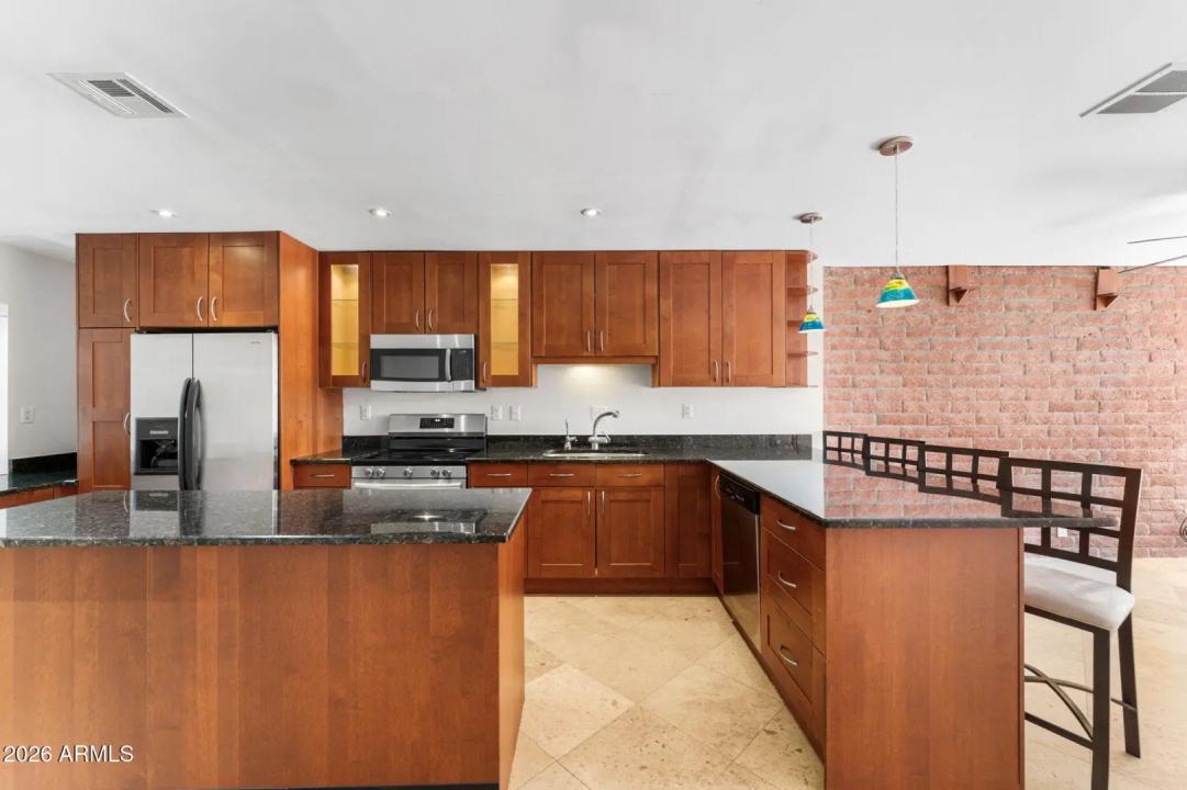 Real Estate Picture 12