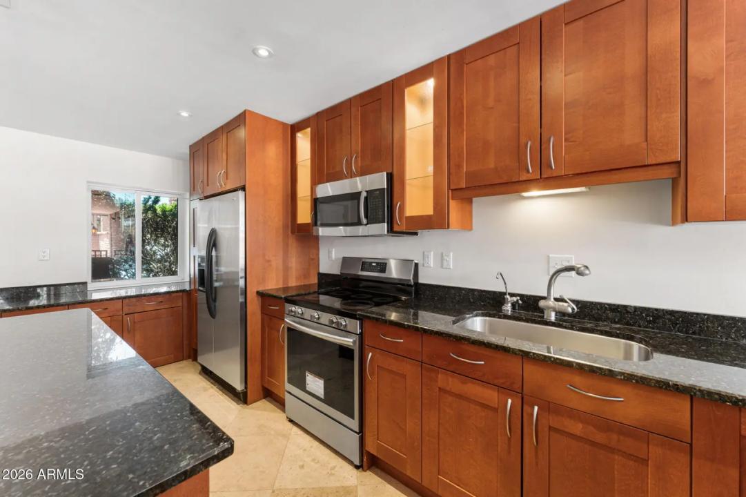 Real Estate Picture 14