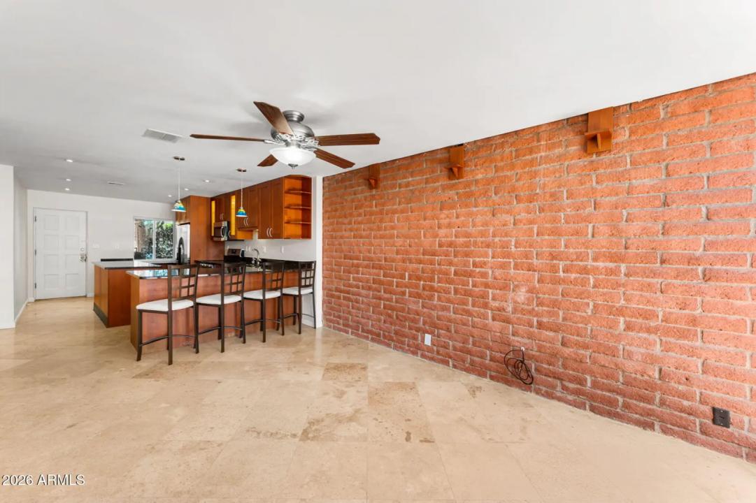 Real Estate Picture 17