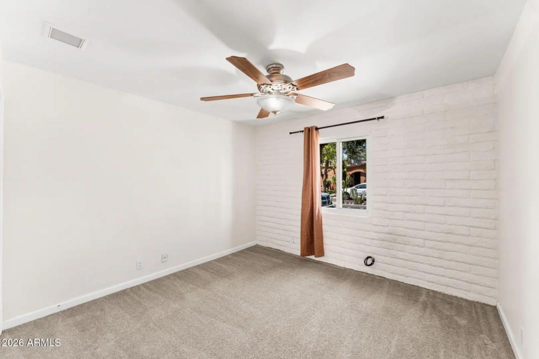 Real Estate Picture 24