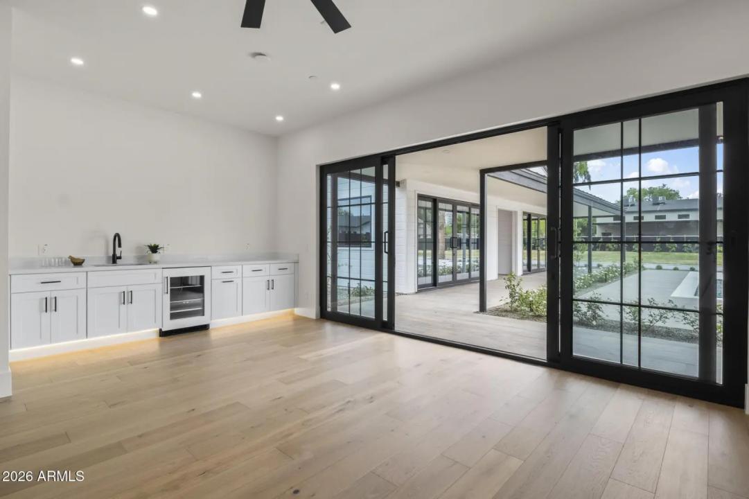Real Estate Picture 23