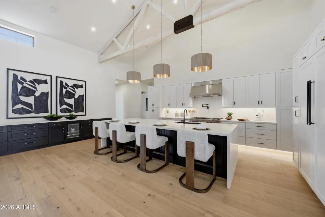 Real Estate Picture 12